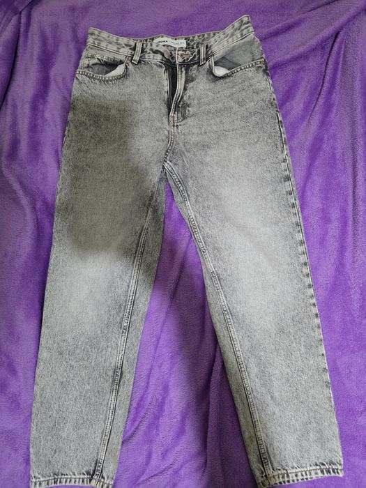 Blugi "Loose fit" gri din Bershka (NU SUNT BAGGY)