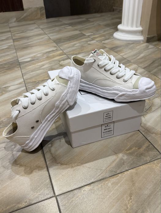 Maison Mihara Yasuhiro white