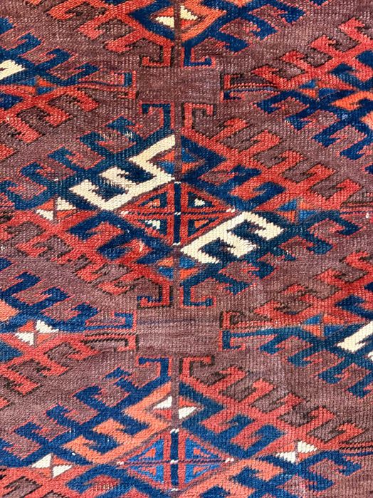 Covor antic Yamoud din Turkmenistan, tesut manual