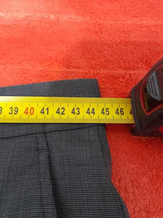 Pantaloni de costum barbatesc..