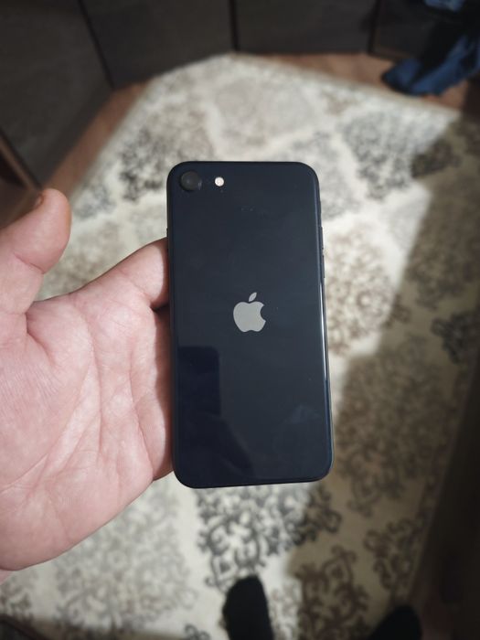 Iphone SE 3 (2022) продается