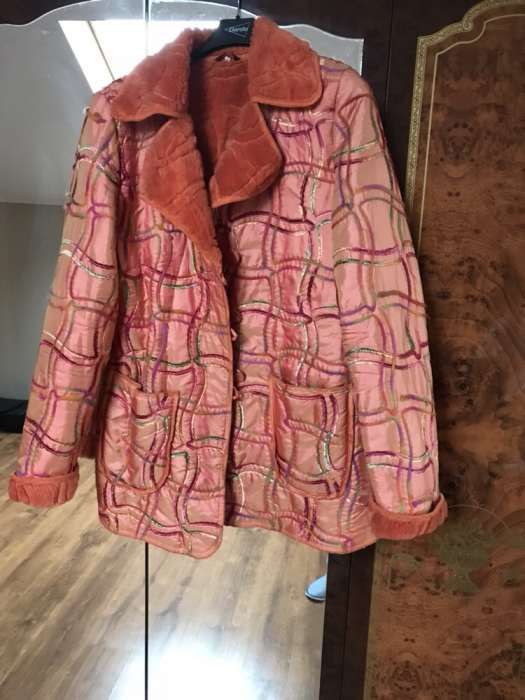 Geaca de fas cu blanita