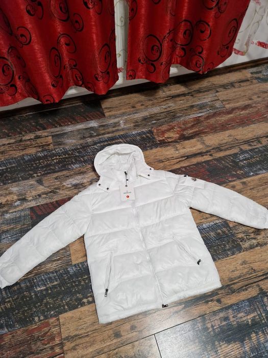 Vând geaca Mon cler