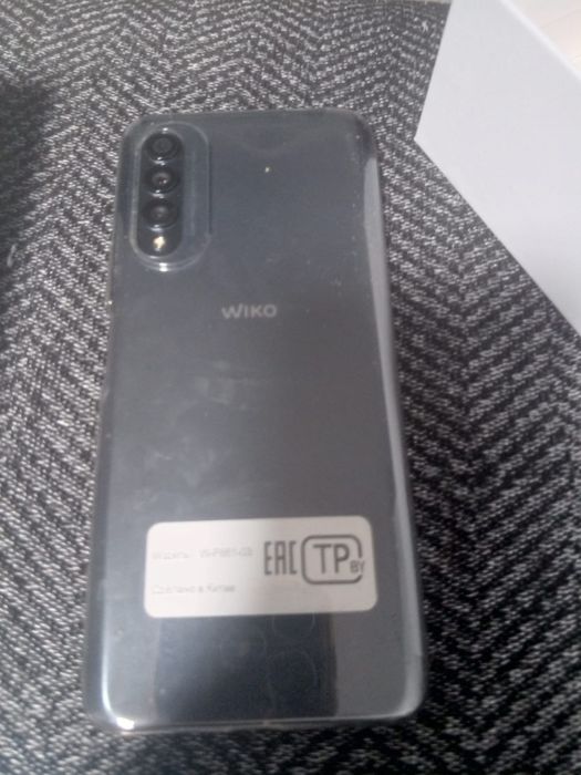 Продам телефон WIKO T50