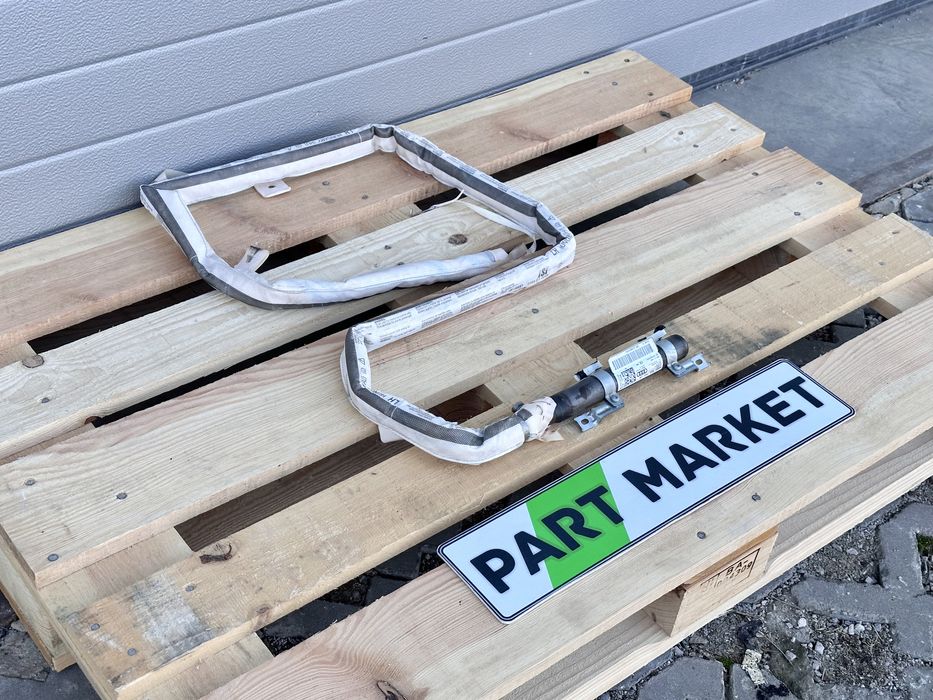 Лява щора завеса AUDI Q5 SQ5 8R0880741J