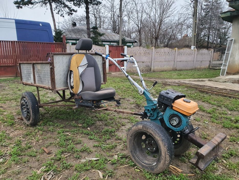 Vând motosapă pentru mai multe detalii mesaj în privat