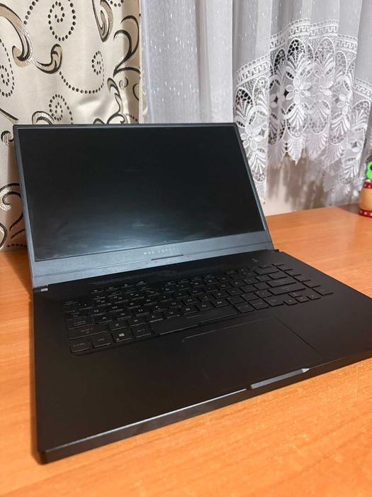 ASUS ROG Zephyrus G15 GA502IV – Ryzen 7 4800HS / RTX 2060 / 16GB RAM / SSD 512GB