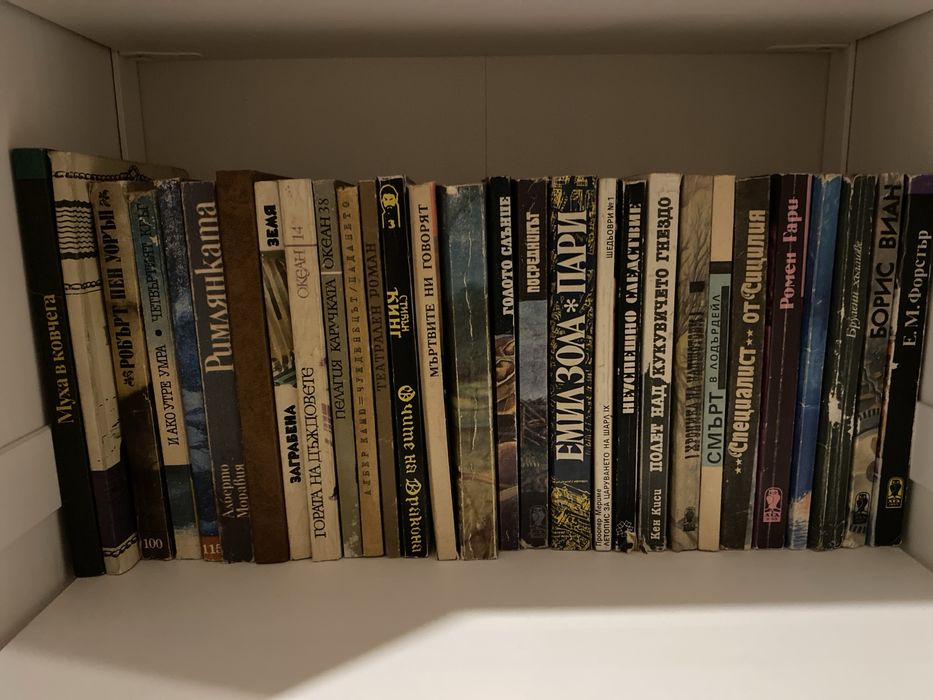 Приключвнски и любовни романи, класики, криминалета и други книги