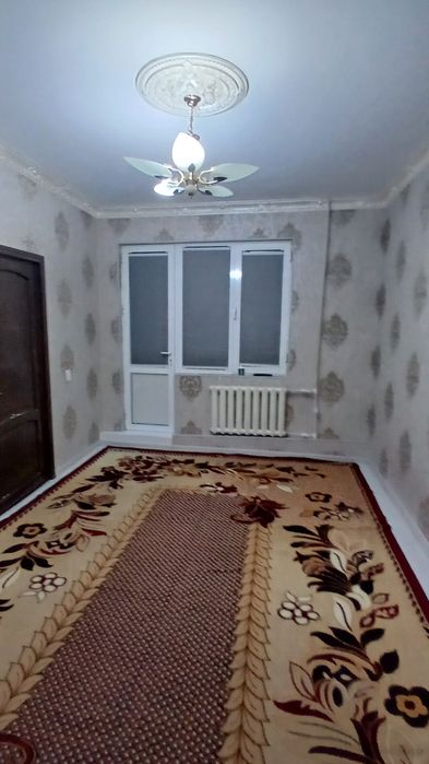 Срочно: Без маклер Чилонзор Парлиаментда 2/2/4 узок муддатга ижарага у
