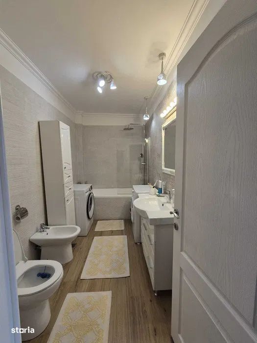 Apartament 3 camere | etaj 1 | parcare | zona Florilor