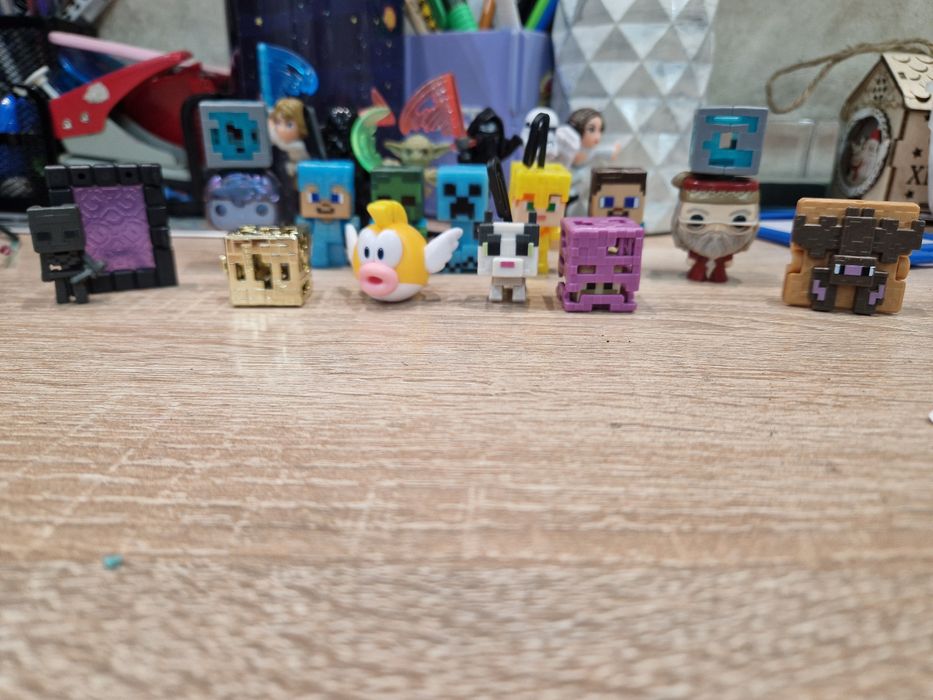 Обмен киндр фигурок