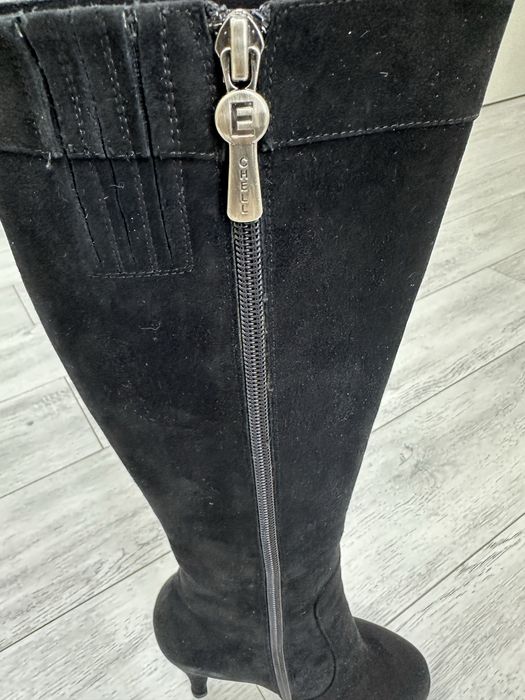 Продаю замшевые сапоги 35размера