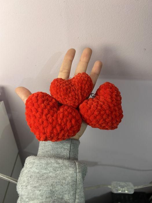 Ръчно плетени плюшени играчки и аксесоари (ключодържатели)