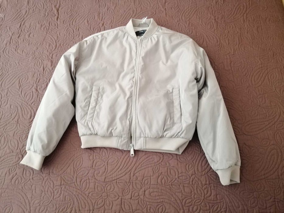 Продава се дамско яке