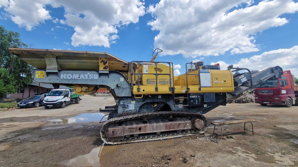 Concasor mobil cu falci Komatsu BR 380 JG