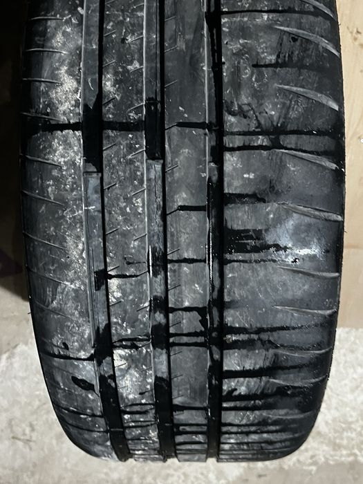 2 покрышки на бмв семерки