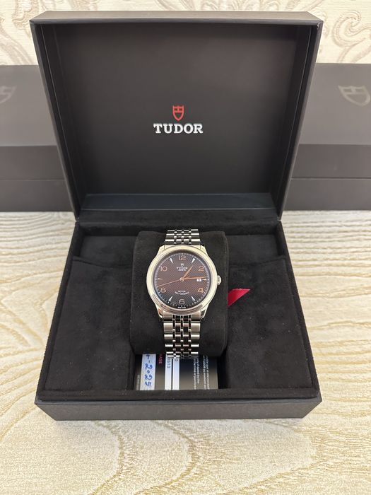 Оригинальные часы TUDOR Classic Date 41 мм новые.