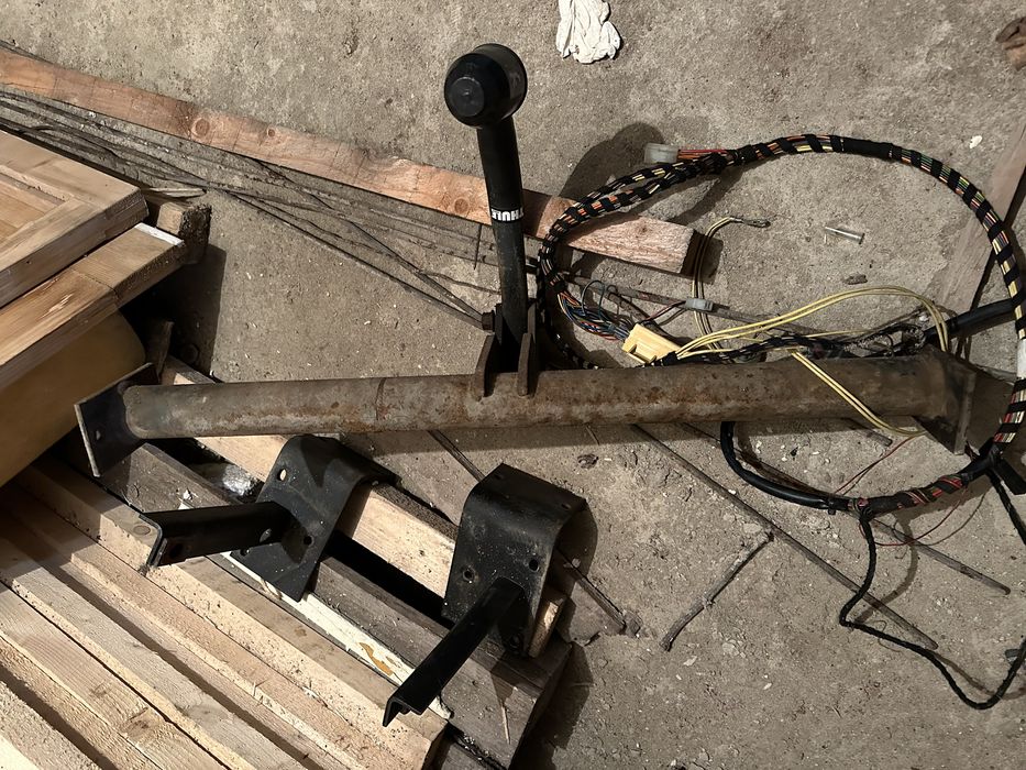 Vand carlig de remorcare Thule cu priza