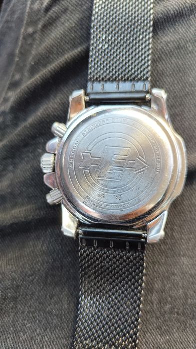 часовник е timex