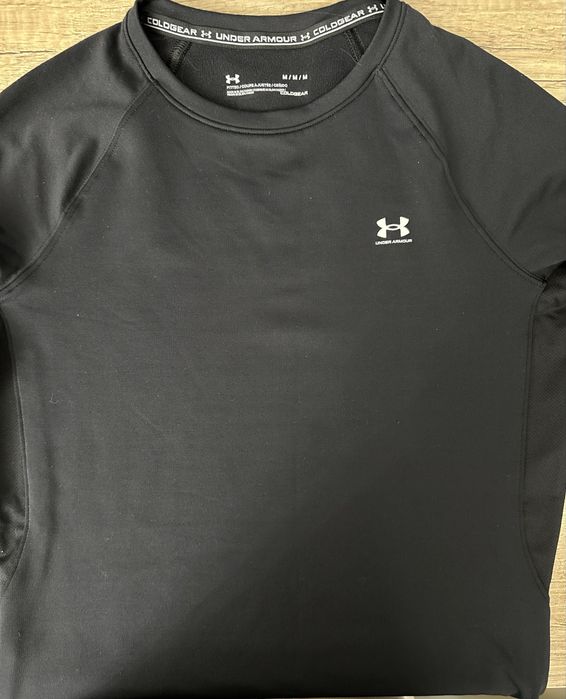 Продам женский лонгслив Under Armour
