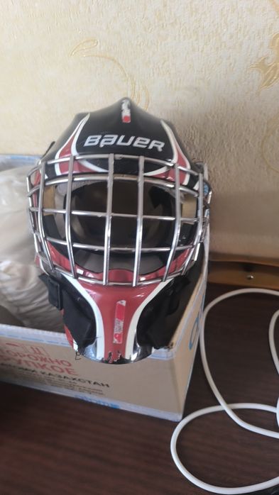 шлем вратарский  bauer