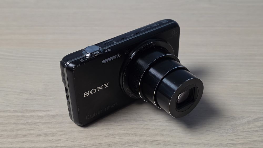Sony Cyber-shot DSC-WX220 – 18.2 MP
