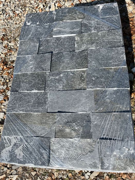 Гнайс Черен антрацит оформен естествен камък