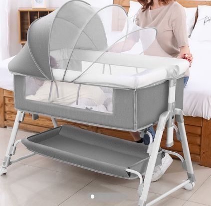 Продам манеж кровать- качалка.