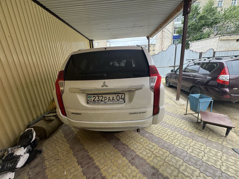 Mitsubishi паджеро спорт