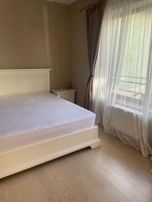 Închiriez aparatament