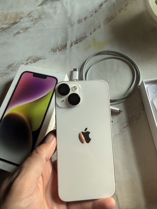 Телефон Iphone 14 white