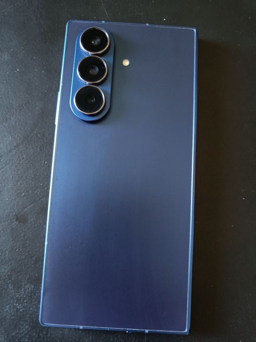 Samsung Galaxy Z Fold7 256 GB – Full Box + Husă + Cablu