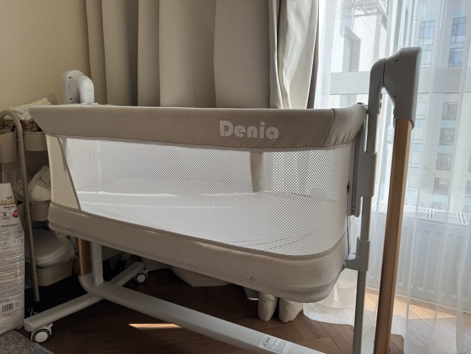 Приставная колыбель-люлька Denia с электроприводом