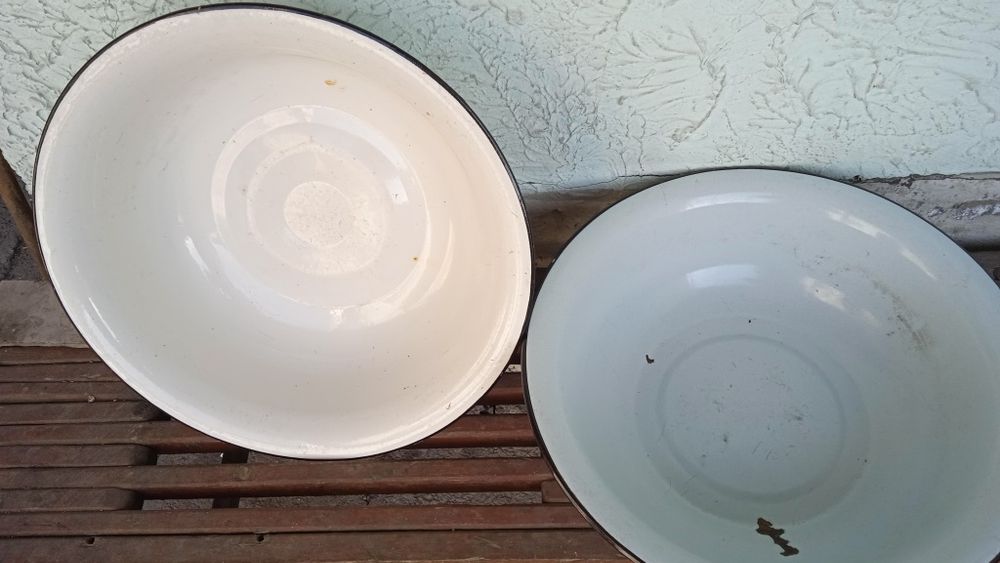 Продам эмалированную советскую  посуду, бидоны