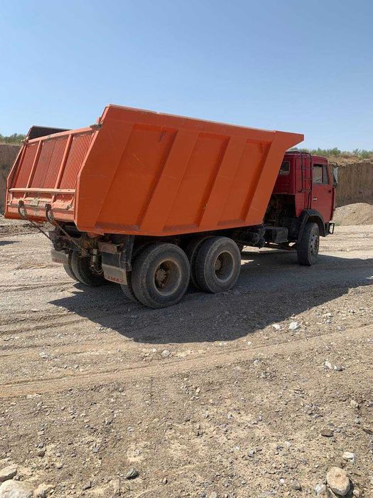 O'zi yuk ag'daruvchi KAMAZ 5511