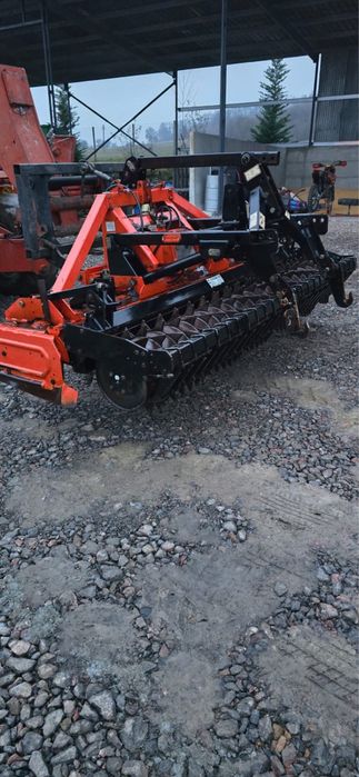 Freza grapa rotativa de pamant maschio 3 metri ca kuhn lemken