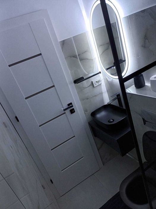 Chirie - Apartament 3 camere etaj 1, bloc Nou, Carpati II