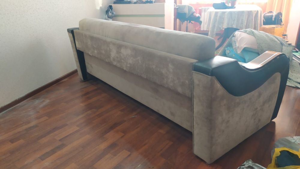 Продается диван коричневый