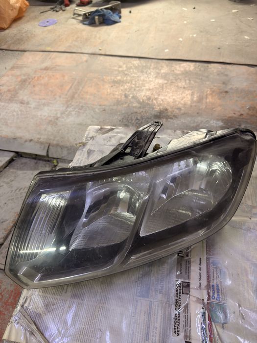 Передняя фара лада веста