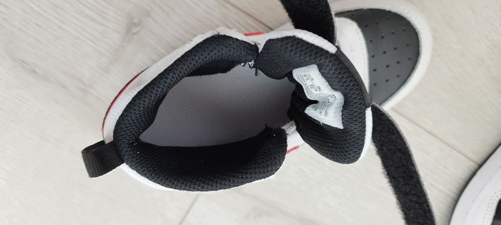 Nike court borough mid 2