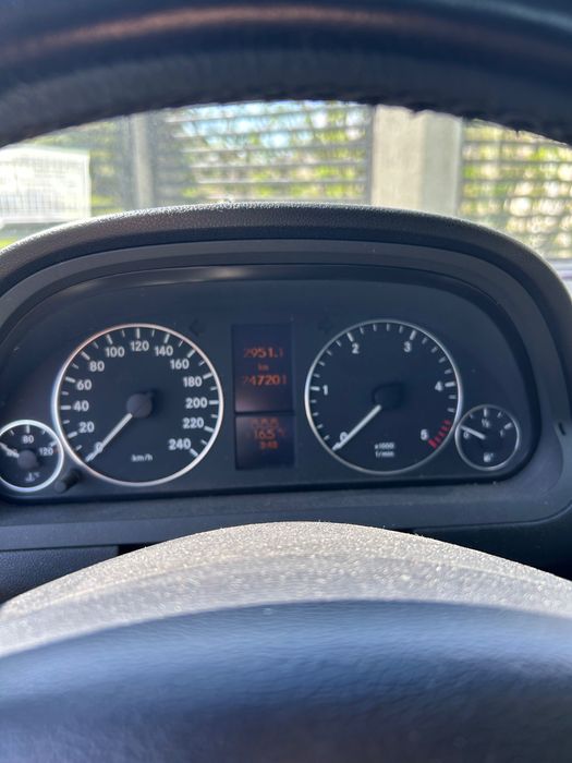 Mercedes Benz Elegance Auto