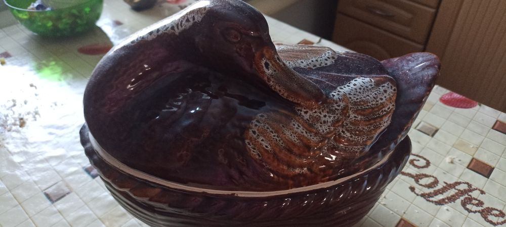 продам тарелки, сервиз( новый)