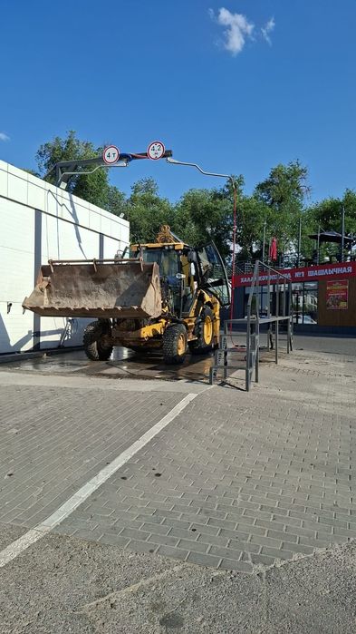 Продам экскаватор-погрузчик Caterpillar 432E