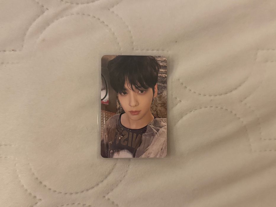 K-pop album TXT FREEFALL