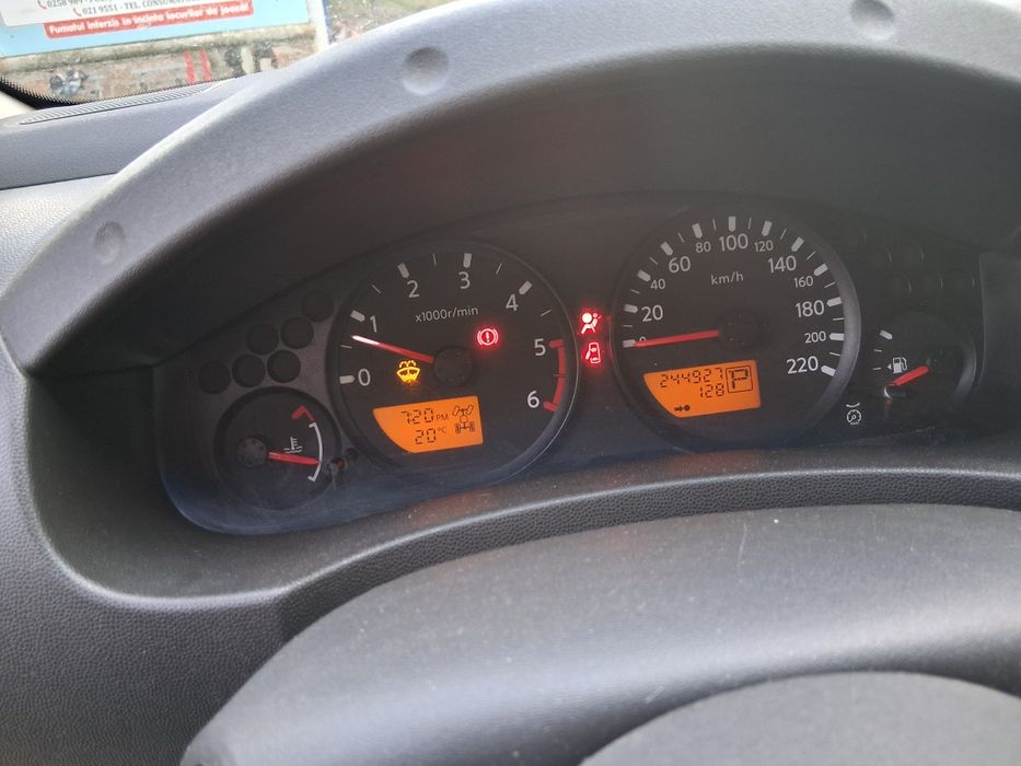 Se vinde nisan navara d40