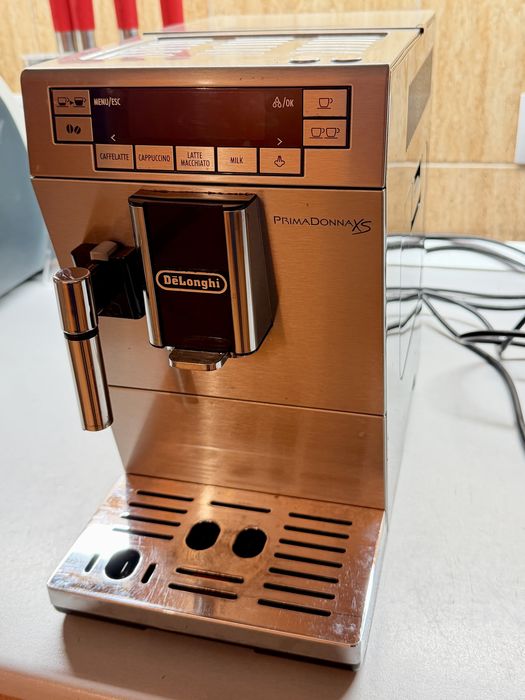 Espressor automat De’Longhi PrimaDonna XS – funcțional, stare bună