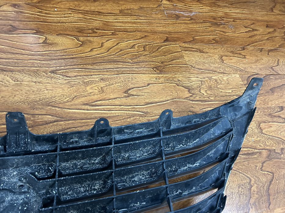 Решетка радиатора 570 оригинал