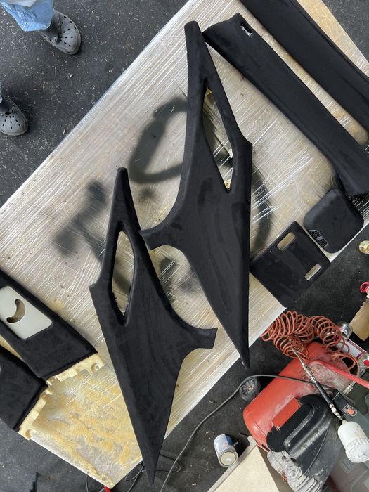 Retapitare plafon/ stalpi/ fete de usi