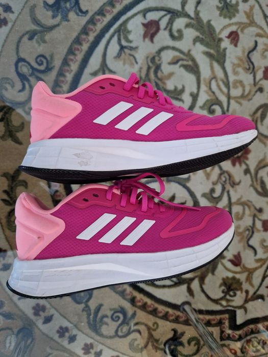 Vând adidași de damă Adidas Duramo 10, mărimea 38, culoare fuchsia