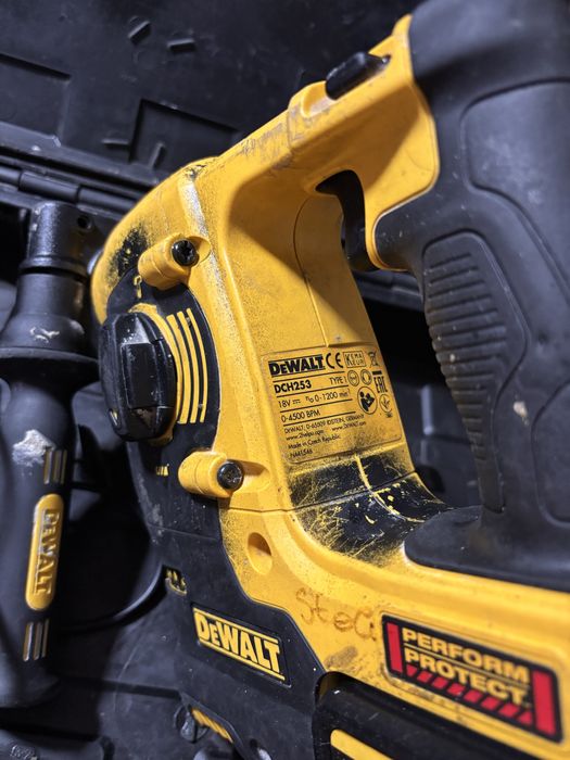 Scule Dewalt cu 7 acumulatori
